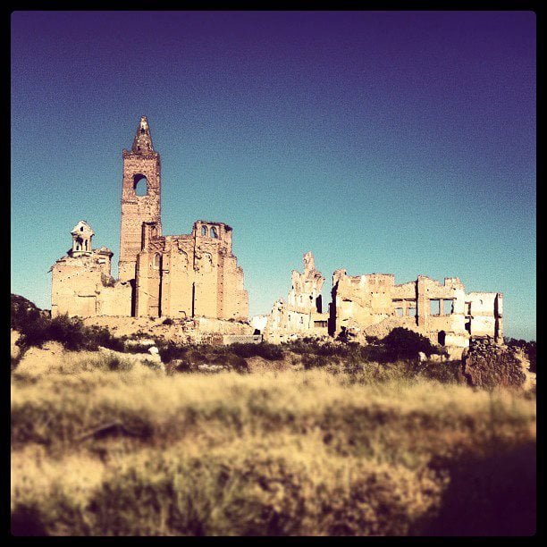 Imagen de Belchite, uno de los pueblos malditos y abandonados más famososo de España